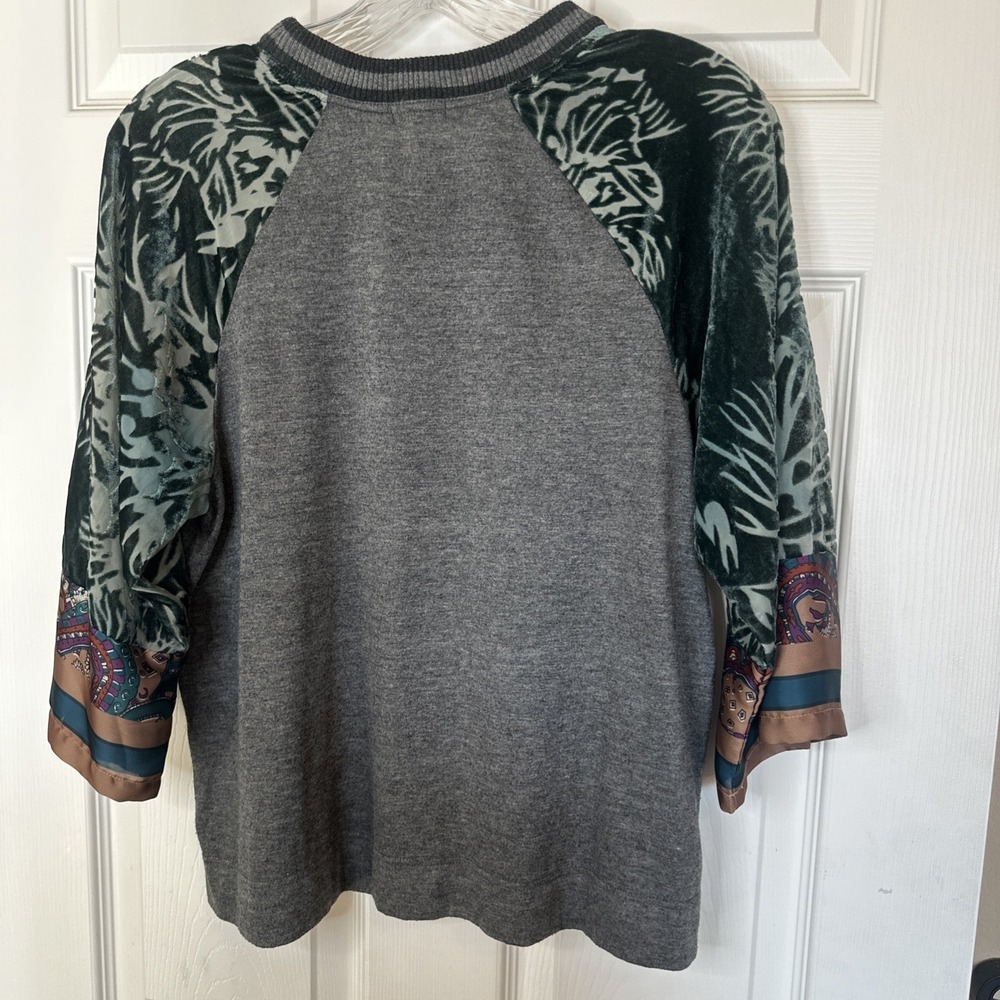 Anthropologie Tiny Gray and Green Women's‎ Top Size Medium - Picture 5 of 6